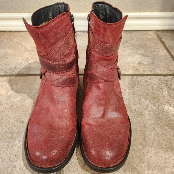 BORN McMillan Strappy Red Ankle Moto Boots Women's Size 7.5 - Picture 3 of 13